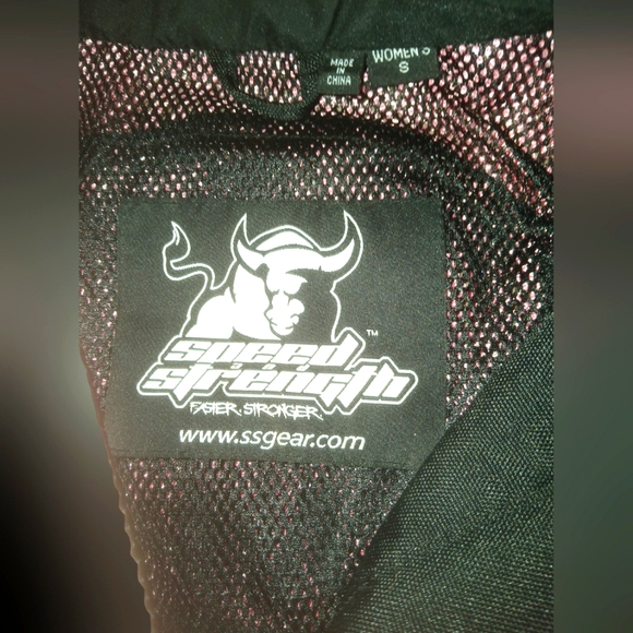 Ladies Riding Jacket....speed and strength - Picture 4 of 4